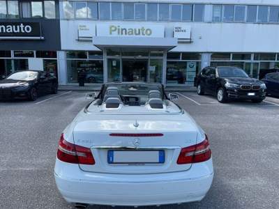 Mercedes-Benz Classe E CDI Cabrio Blue EFFICIENCY Executive Bianco usata Ceppaloni