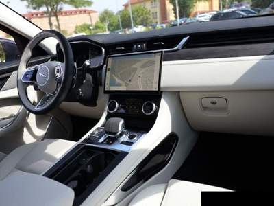 Jaguar F-Pace 2.0 204 CV AWD aut. SE Bianco usata Castelnuovo Rangone