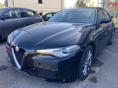 Alfa Romeo Giulia 2.2 Turbodiesel 160 CV AT8 Business Nero usata Cassino