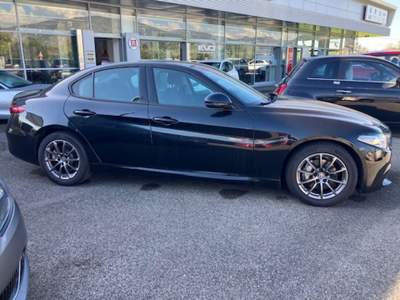 Alfa Romeo Giulia 2.2 Turbodiesel 160 CV AT8 Business Nero usata Cassino