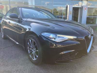 Alfa Romeo Giulia 2.2 Turbodiesel 160 CV AT8 Business Nero usata Cassino