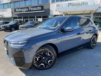 BMW iX xDrive50 Pacchetto Sportivo Grigio usata Ceppaloni