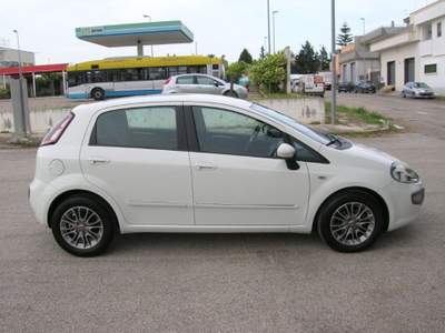 Fiat Punto Evo 1.3 Mjt 95 CV DPF 5 porte S&S Dynamic Bianco usata Montemesola
