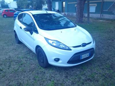 Ford Fiesta 1.4 TDCi 70CV 3 porte Van Bianco usata Cesena