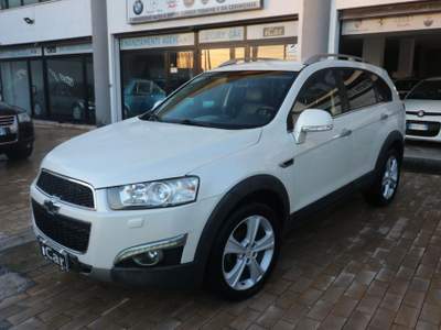 Chevrolet Captiva 2.2 VCDi 184CV aut. 4WD LTZ Bianco usata Marsala