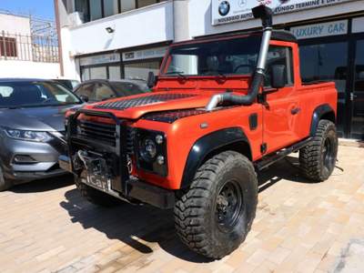 Land Rover Defender 110 2.5 Tdi Arancione usata Marsala
