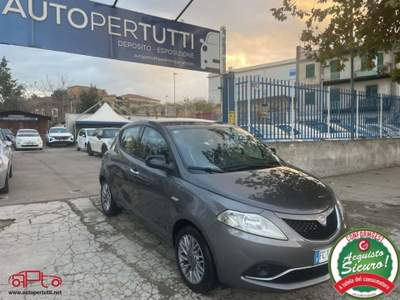 Lancia Ypsilon 1.2 69 CV 5 porte Gold Grigio usata Palermo