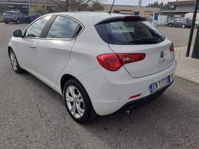 Alfa Romeo Giulietta 1.6 JTDm-2 105 CV Distinctive Bianco usata Modena