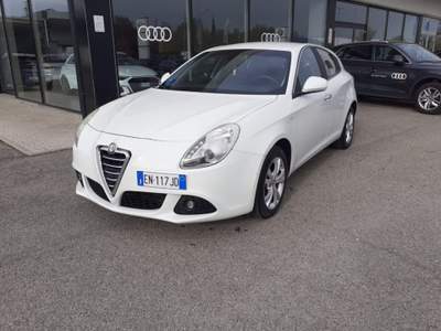 Alfa Romeo Giulietta 1.6 JTDm-2 105 CV Distinctive Bianco usata Modena