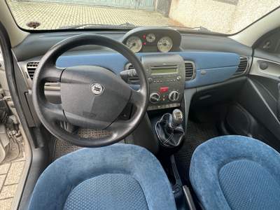 Lancia Ypsilon Unico proprietario, tenuta sempre in box   NEOPATENTATI Argento usata Galliate