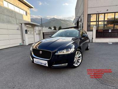 Jaguar XF Sportbrake 2.0 D 180 CV AWD aut. Prestige Blu/Azzurro usata Concesio