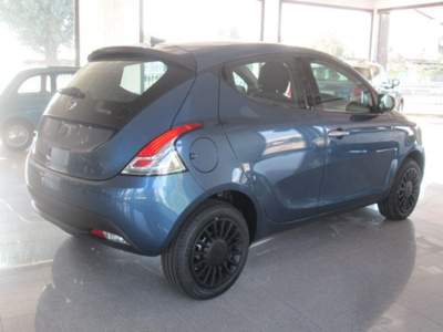 Lancia Ypsilon 1.0 FireFly 5 porte S&S Hybrid Silver Blu/Azzurro usata PANDINO