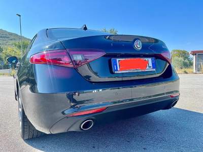 Alfa Romeo Giulia 2.2 Turbodiesel 180 CV Business Sport Nero usata Francavilla in Sinni