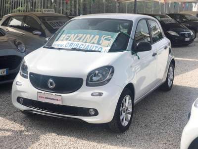 Smart ForFour 1000 benzina km certificati 2017 Bianco usata Acerra