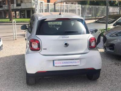 Smart ForFour 1000 benzina km certificati 2017 Bianco usata Acerra