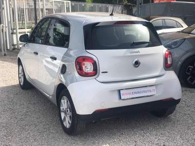 Smart ForFour 1000 benzina km certificati 2017 Bianco usata Acerra