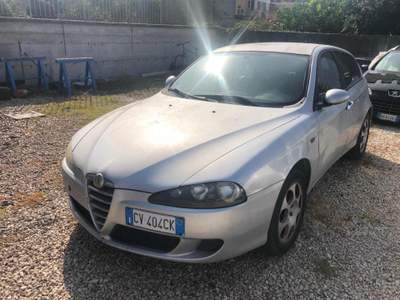Alfa Romeo 147 1900 jtd 150 cv Argento usata Acerra
