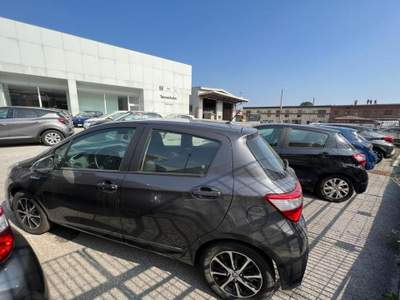 Toyota Yaris 1.5 Hybrid 5 porte Active Grigio usata Nola