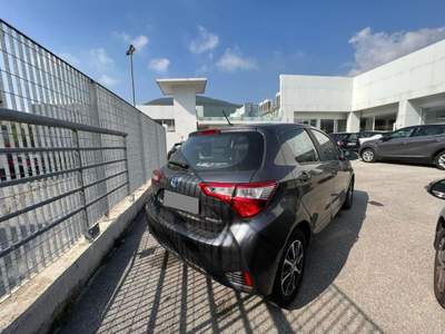 Toyota Yaris 1.5 Hybrid 5 porte Active Grigio usata Nola