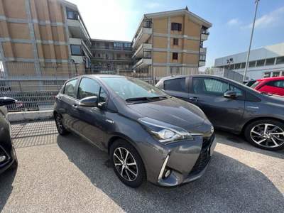 Toyota Yaris 1.5 Hybrid 5 porte Active Grigio usata Nola