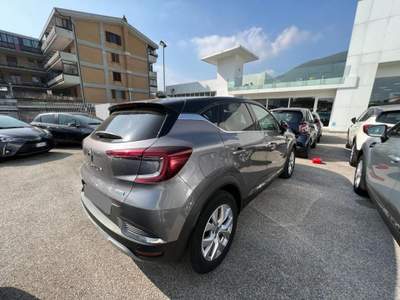 Renault Captur Plug-in Hybrid E-Tech 160 CV Intens Grigio usata Nola