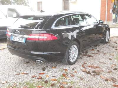 Jaguar XF Sportbrake 2.2 D 200 CV Premium Luxury Nero usata Ferrara