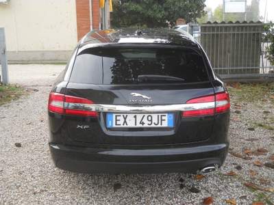 Jaguar XF Sportbrake 2.2 D 200 CV Premium Luxury Nero usata Ferrara