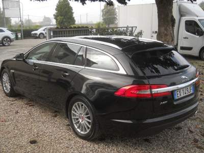 Jaguar XF Sportbrake 2.2 D 200 CV Premium Luxury Nero usata Ferrara
