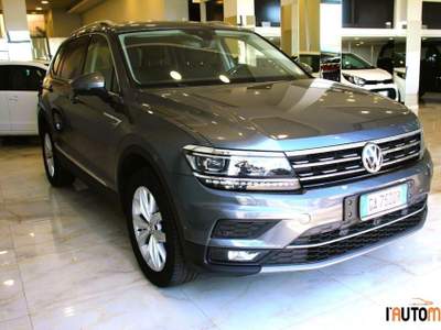 Volkswagen Tiguan Tiguan - 2.0 TDI DSG 150 cv 7 Posti Grigio usata Aci Catena