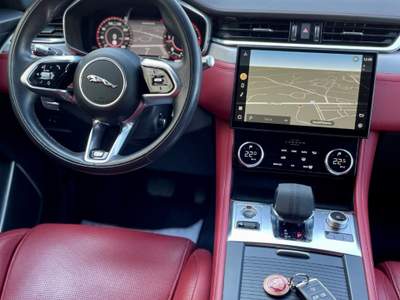 Jaguar F-Pace 2.0d D200 AWD R-Dynamic SE Nero usata Castellaneta