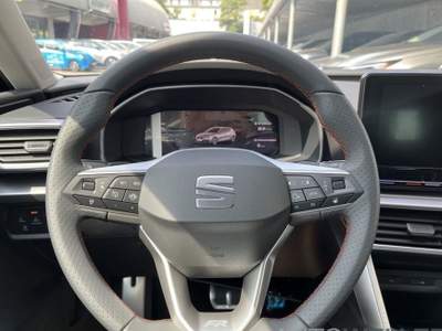 Seat Leon 1.0 TSI DSG 110 CV FR Blu/Azzurro usata Castelnuovo Rangone