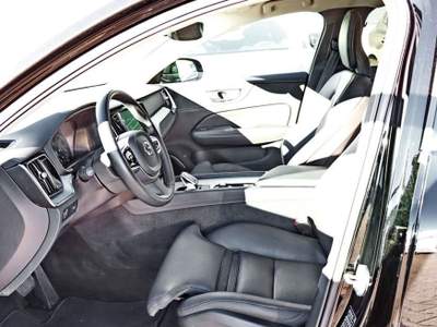 Volvo V60 B4 (d) Geartronic Inscription Nero usata Castelnuovo Rangone