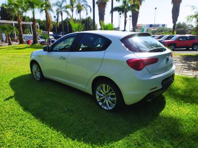 Alfa Romeo Giulietta BUSINESS Bianco usata GRAVINA DI CATANIA