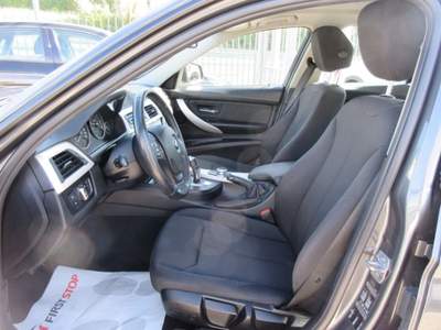 BMW Serie 3 318d d Business Advantage aut. LED/NAV Grigio usata Atripalda