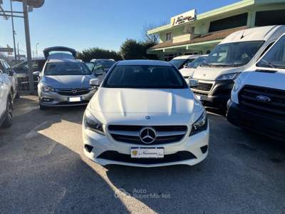 Mercedes-Benz CLA d Automatic Business NAVIGATORE Bianco usata Atripalda