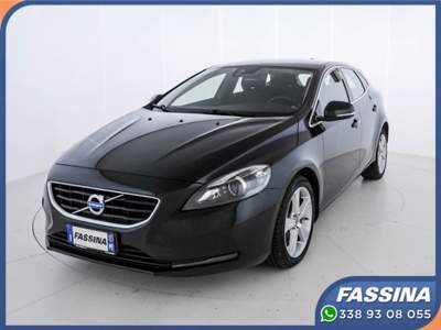 Volvo V40 D3 Geartronic Momentum Nero usata Milano