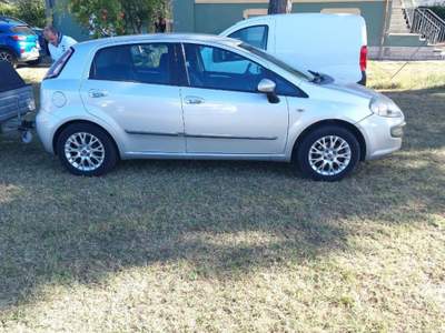 Fiat Punto Evo 1.4 5 porte Dynamic GPL (CON CARELLO + 500?) Giallo usata Cesena