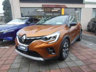 Renault Captur Plug-in Hybrid E-Tech 160 CV Intens Arancione usata San Martino Siccomario