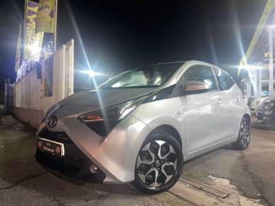 Toyota Aygo 1.0 VVT-i 72 CV 5 porte x-clusiv MMT Argento usata Roma