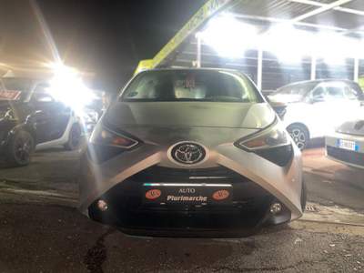 Toyota Aygo 1.0 VVT-i 72 CV 5 porte x-clusiv MMT Argento usata Roma