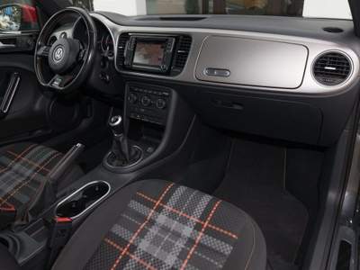 Volkswagen Maggiolino Cabrio 1.2 TSI Design BlueMotion Technology Grigio usata Castelnuovo Rangone