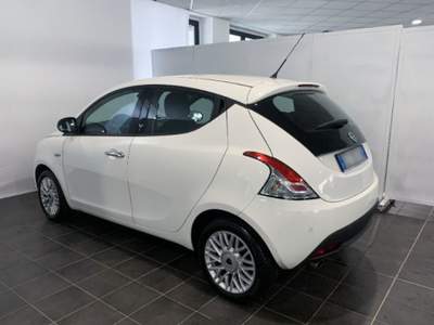 Lancia Ypsilon 1.3 MJT 16V 95 CV 5 porte S&amp;S Gold Bianco usata Torino