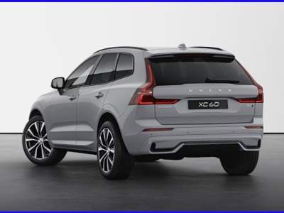 Volvo XC60 B5 AWD automatico Plus Dark Grigio usata Milano