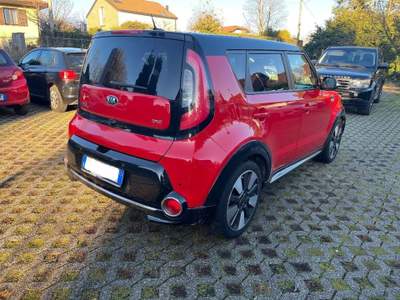 Kia Soul  1.6 crdi 16v Your  128cv Rosso usata Gazzada Schianno