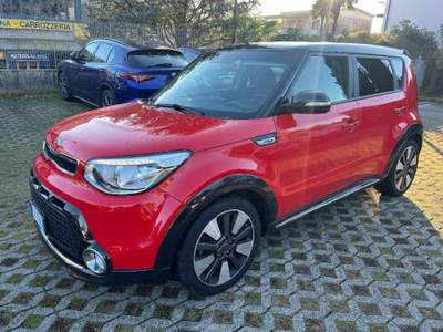 Kia Soul  1.6 crdi 16v Your  128cv Rosso usata Gazzada Schianno