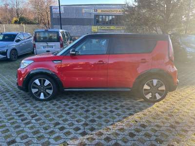 Kia Soul  1.6 crdi 16v Your  128cv Rosso usata Gazzada Schianno