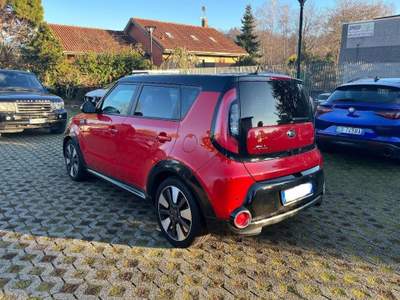 Kia Soul  1.6 crdi 16v Your  128cv Rosso usata Gazzada Schianno