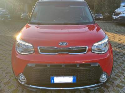 Kia Soul  1.6 crdi 16v Your  128cv Rosso usata Gazzada Schianno