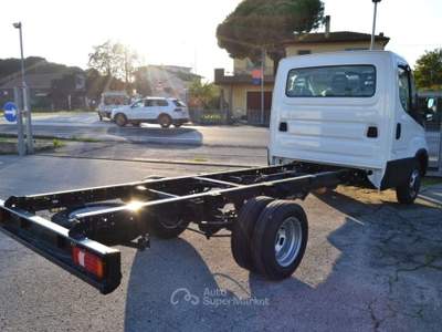 Iveco Daily 35C16 3.0 TELAIO NUOVO PASSO 3750 Bianco usata COMACCHIO