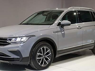 Volkswagen Tiguan 1.5 TSI 150 CV ACT Life Grigio usata Castelnuovo Rangone